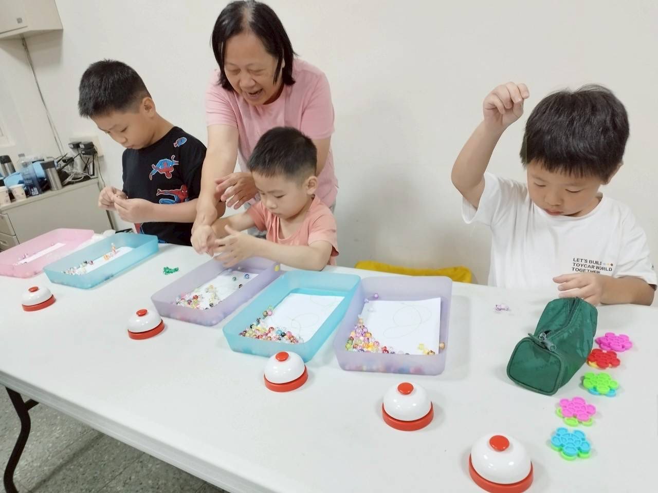 串珠DIY活動(1).jpg