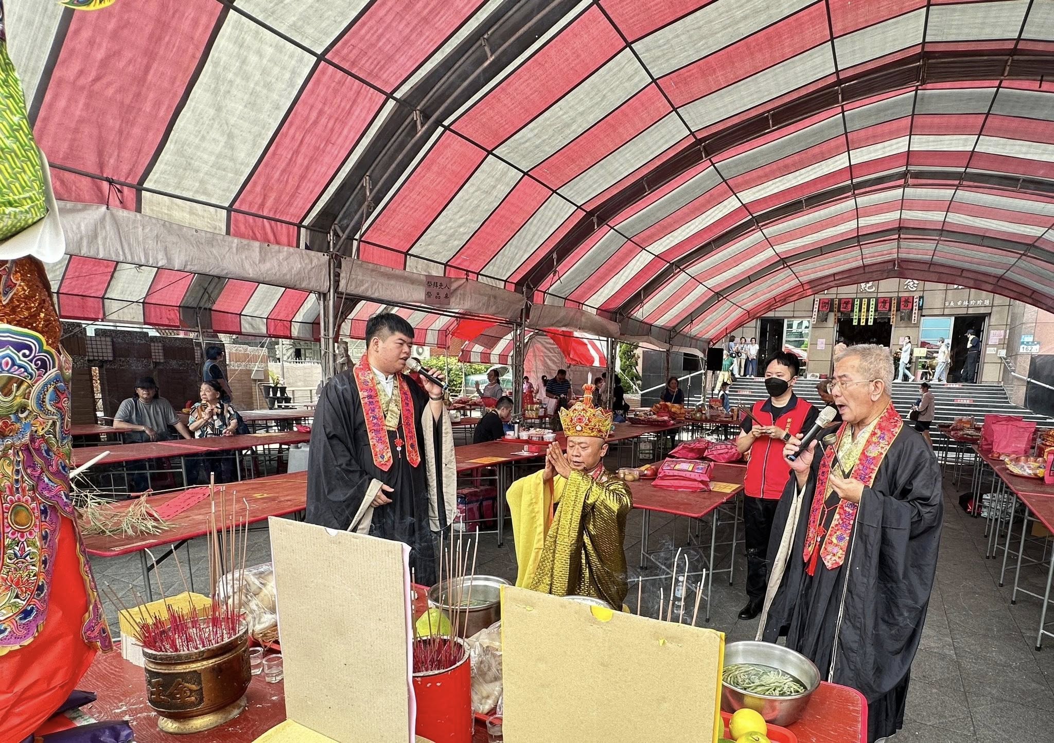 新莊生命紀念館秋祭法會.jpg