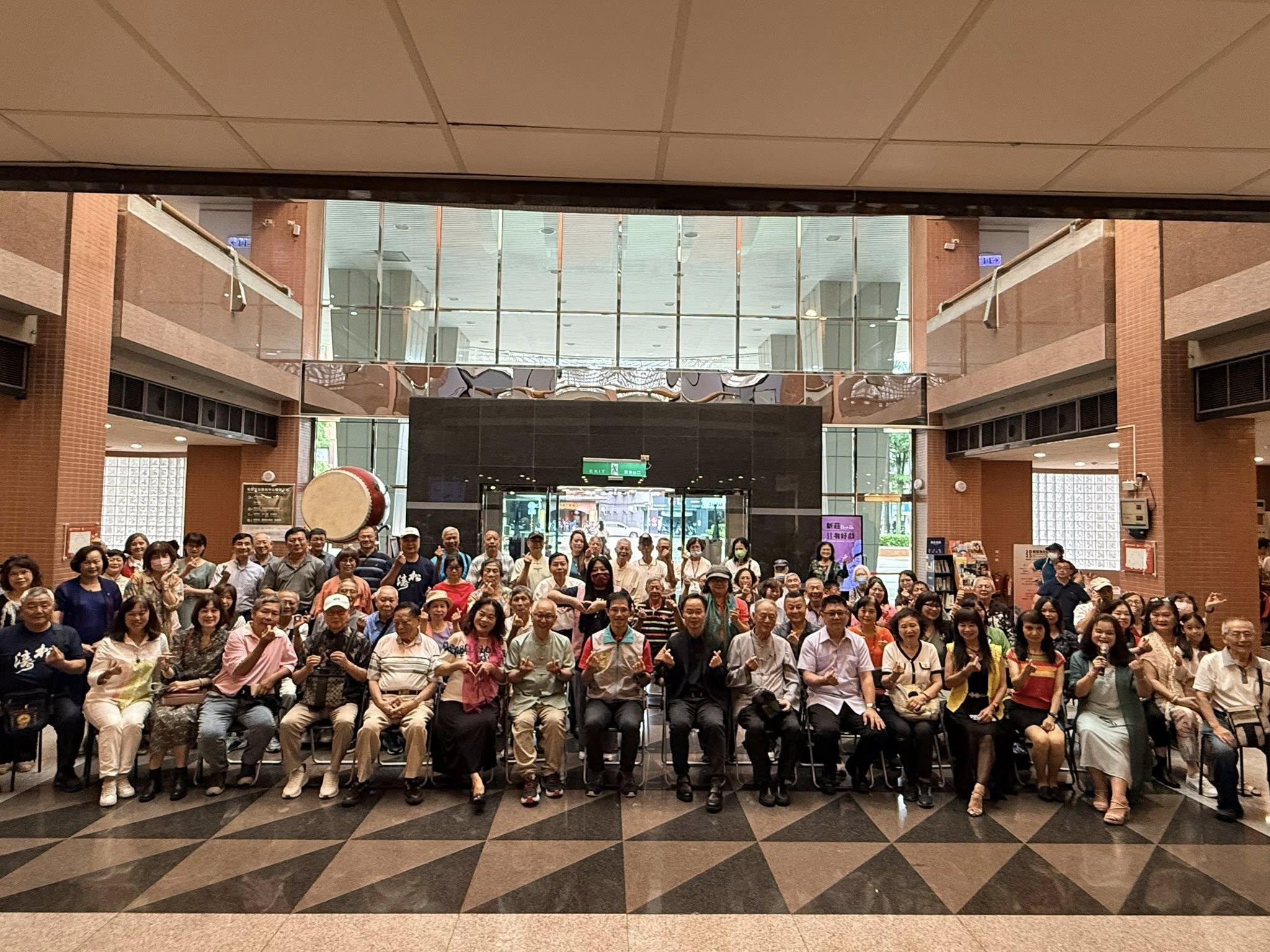 全體合影.jpg